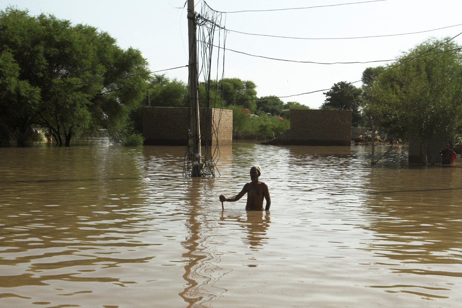 IMF says Pakistan's flood spending, budget agility to be reviewed
